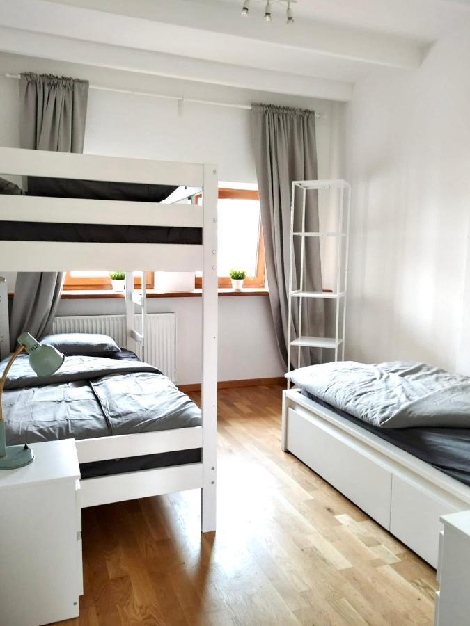 Wake Villa Brwinow Ngoại thất bức ảnh