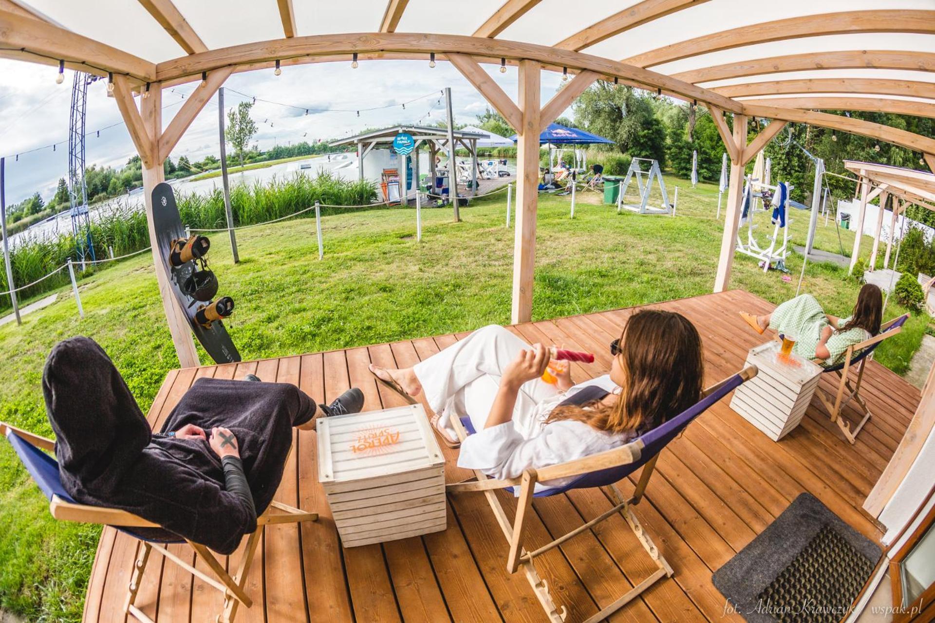 Wake Villa Brwinow Ngoại thất bức ảnh