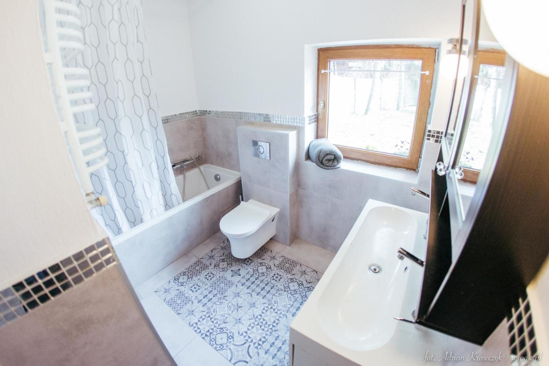 Wake Villa Brwinow Ngoại thất bức ảnh