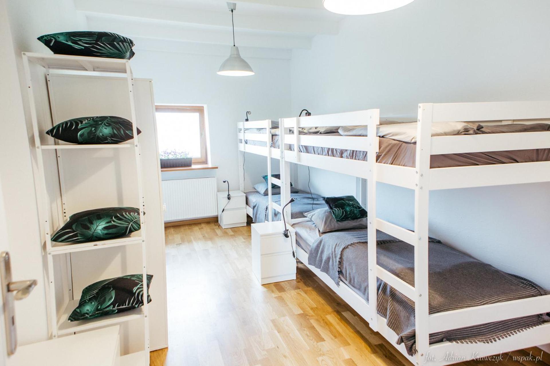 Wake Villa Brwinow Ngoại thất bức ảnh