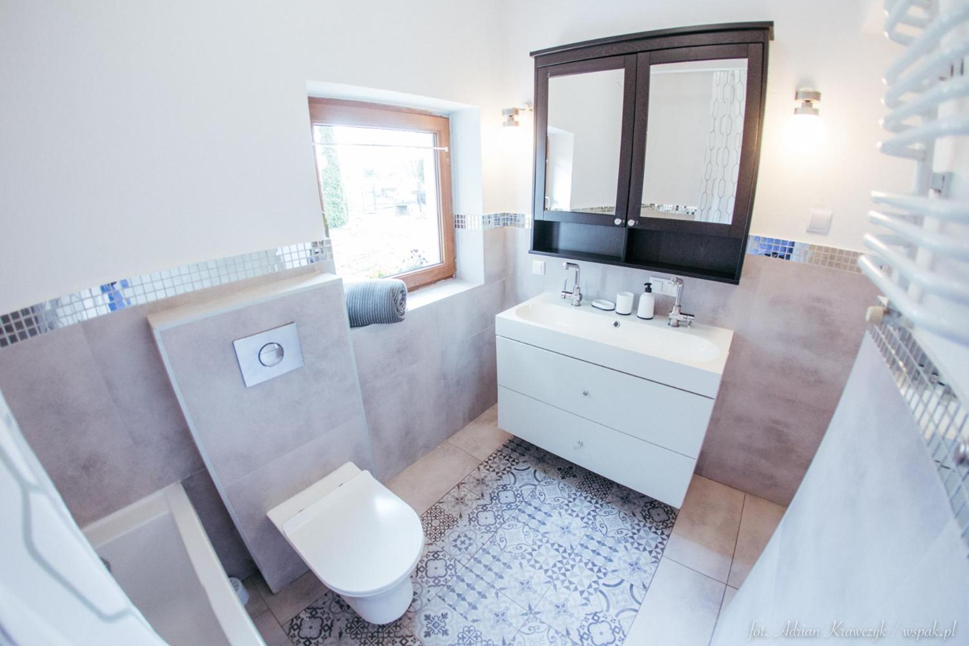 Wake Villa Brwinow Ngoại thất bức ảnh