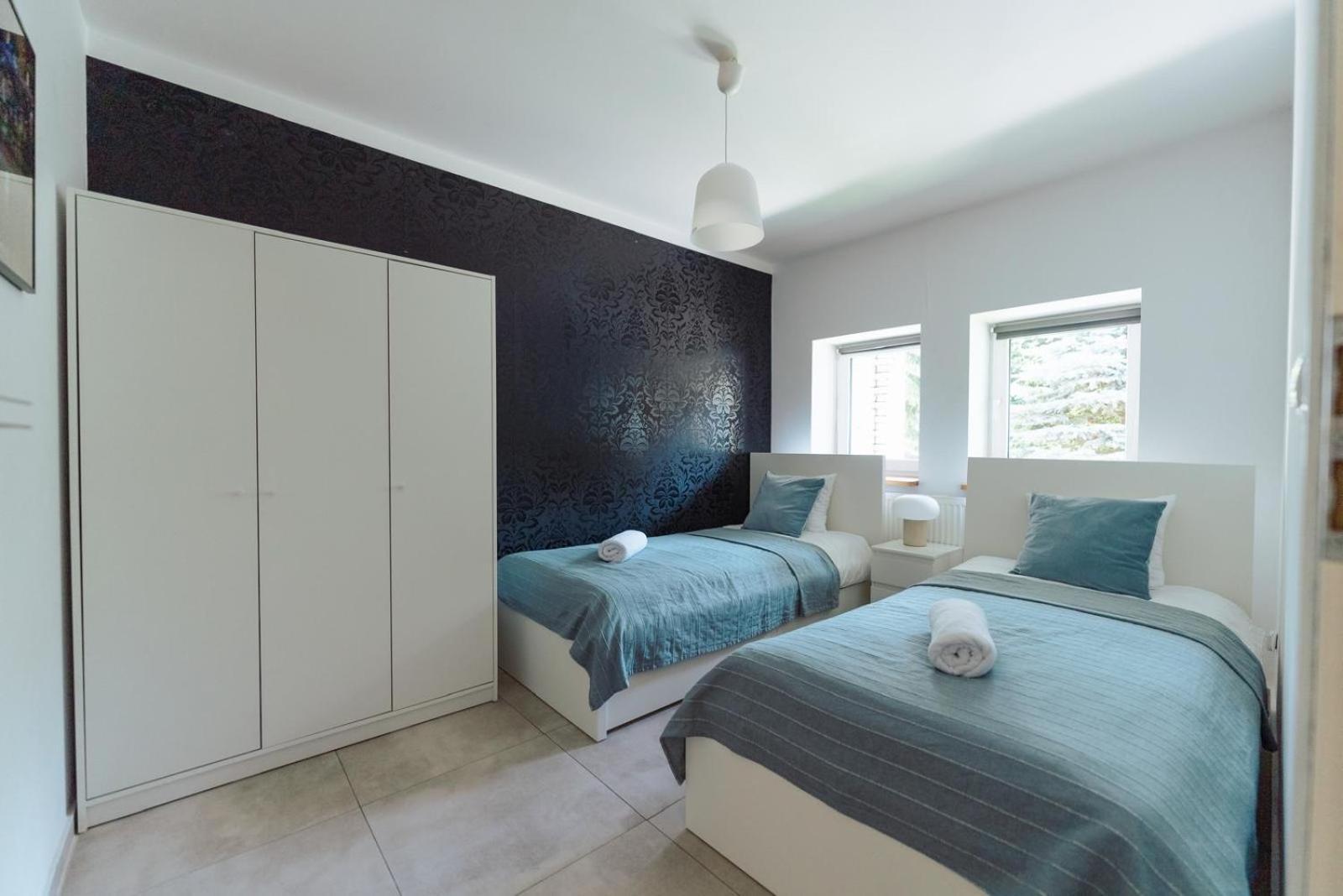 Wake Villa Brwinow Ngoại thất bức ảnh