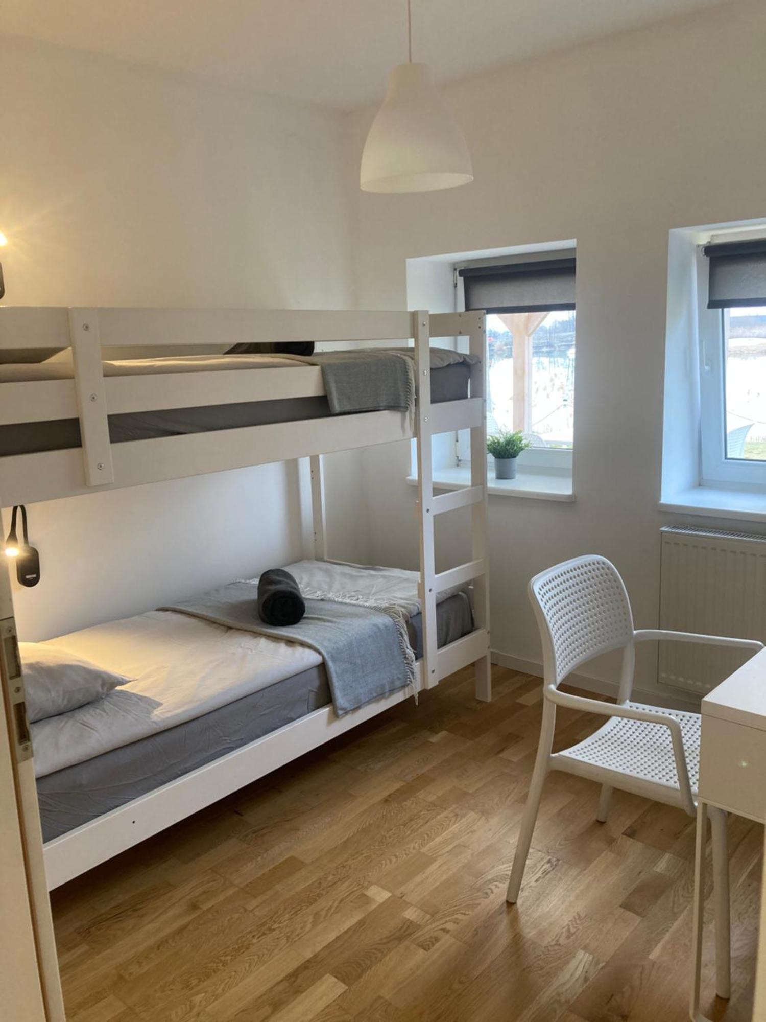 Wake Villa Brwinow Ngoại thất bức ảnh